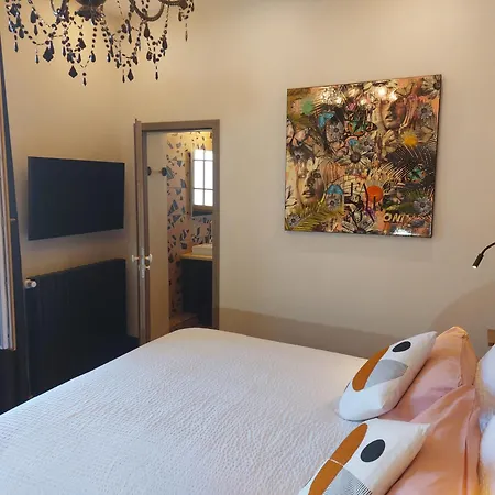 La Belle Epoque Couette-café 3*